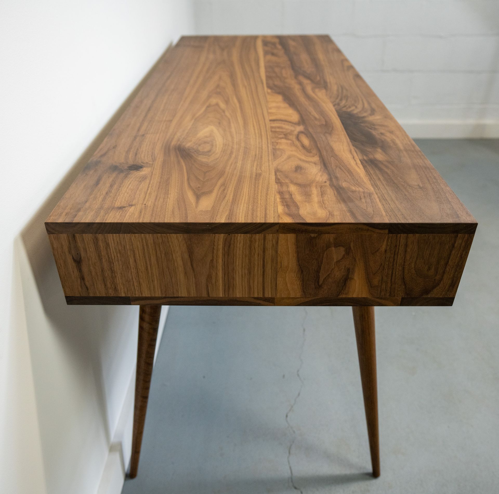 Modern Wooden Desk With Drawers 5