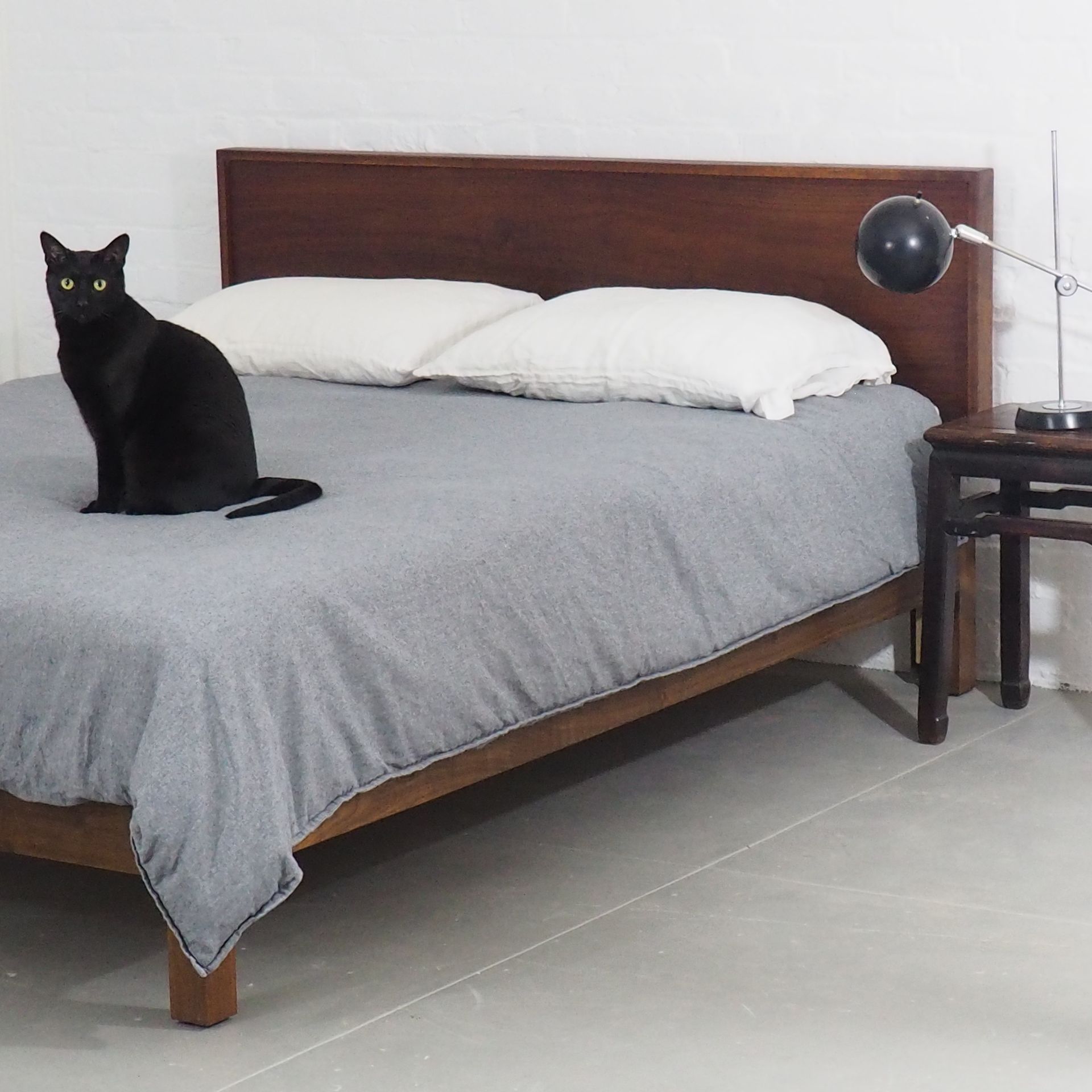 Minim Platform Bed