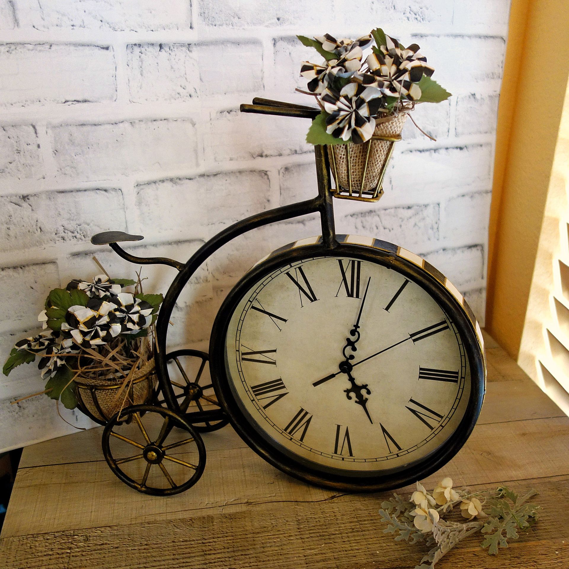 Courtly Clock Black And White Checked Large Mantle Clock Hand Painted Whimsy Decor 6