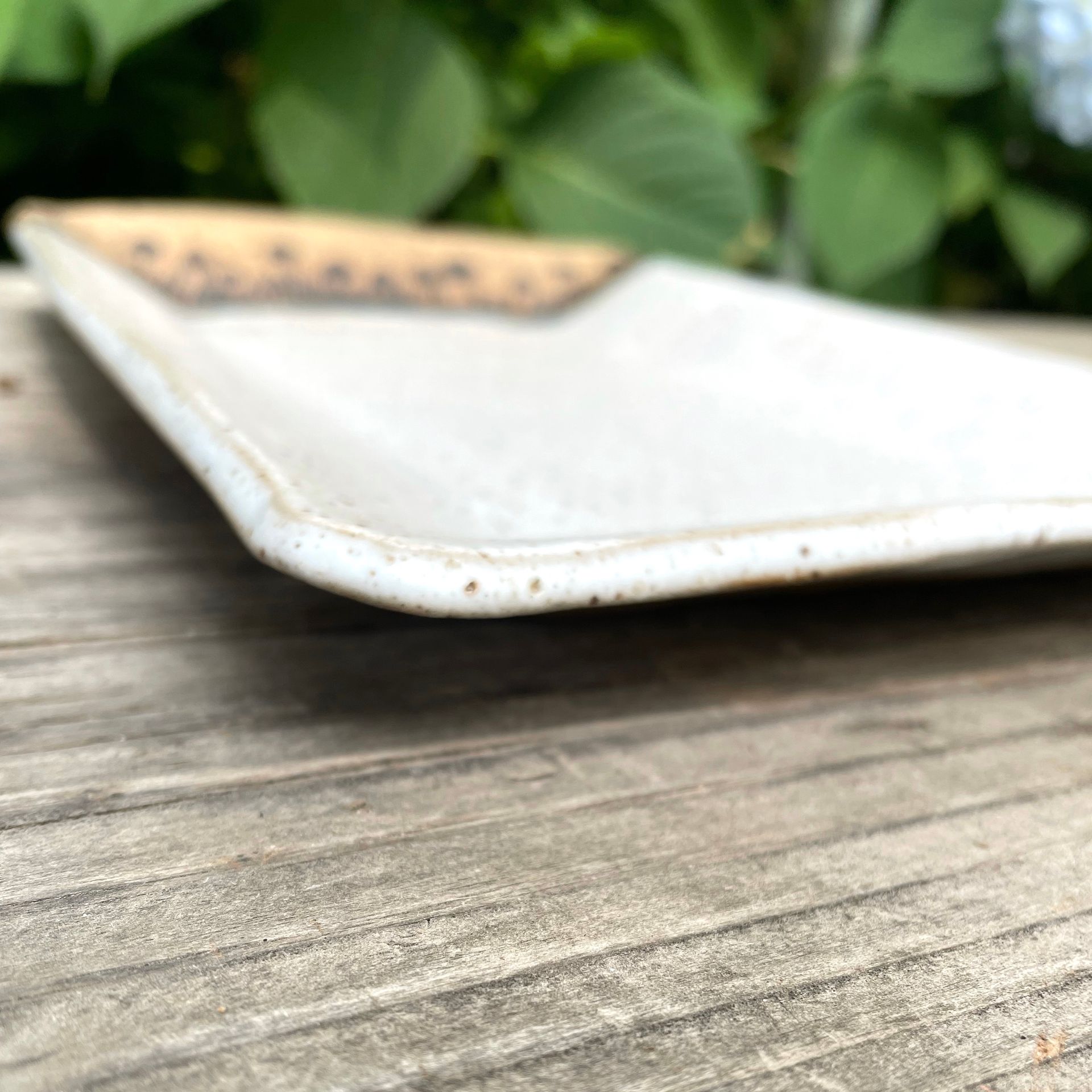 Ceramic Serving Platter In Speckled White With Wild Flowers 2