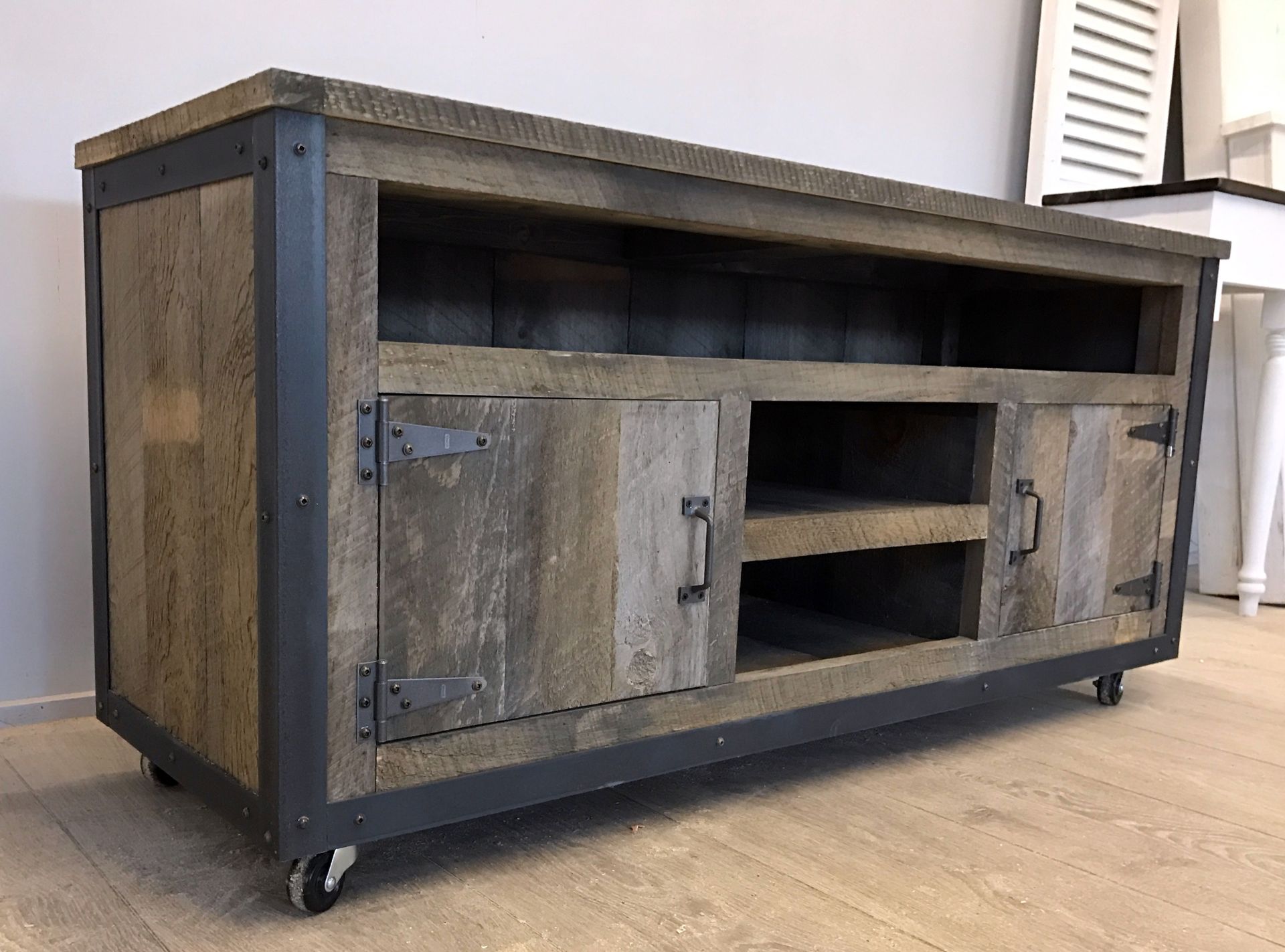 Rustic Industrial Barn Board / Reclaimed Wood Media Stand / Tv / Entertainment Stand 2 