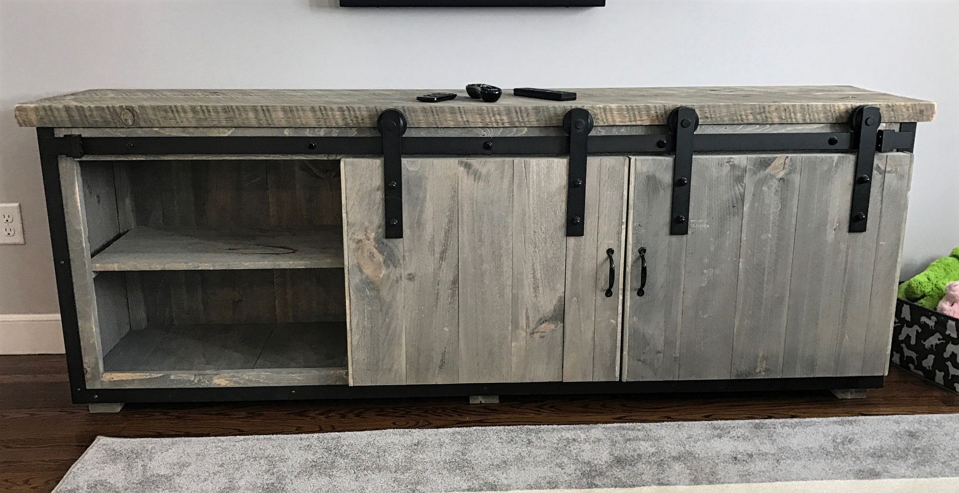 Rustic Industrial Barn Board / Media Stand / Tv / Entertainment Stand W/ Sliding Doors 2 