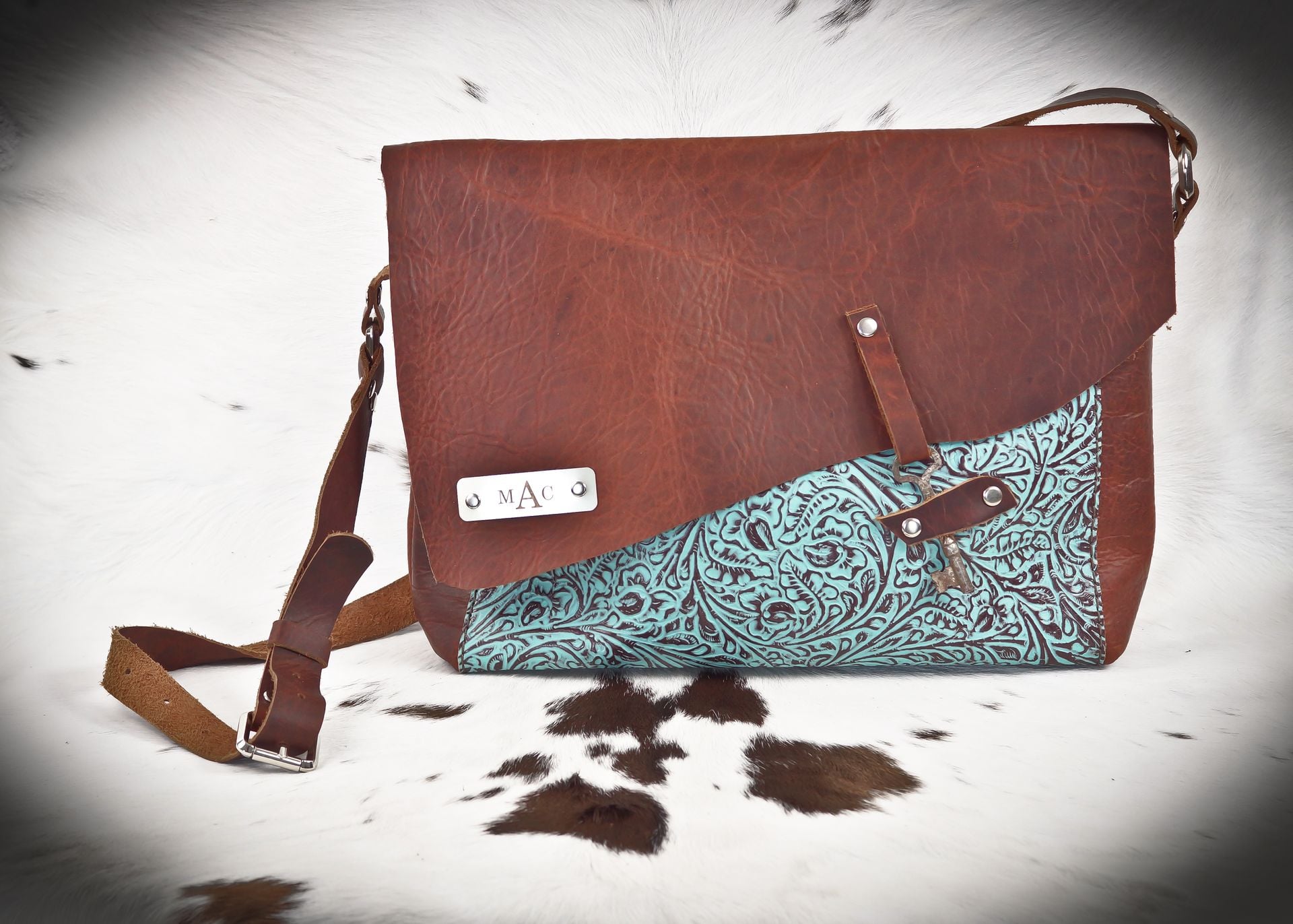 Bison And Turquoise Leather Bag Made With Skeleton Key Closure 3 