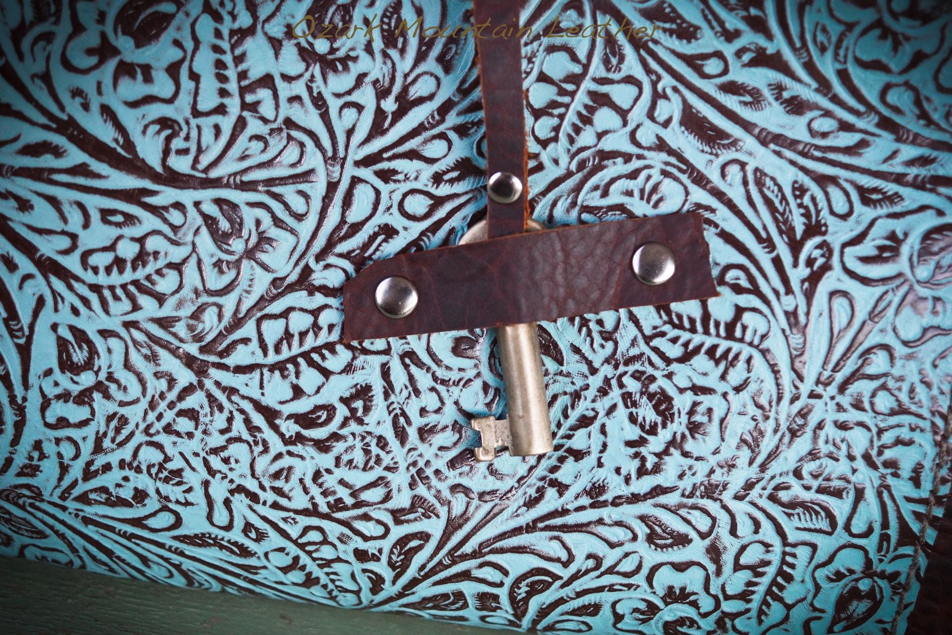 Bison And Turquoise Leather Bag Made With Skeleton Key Closure 6 