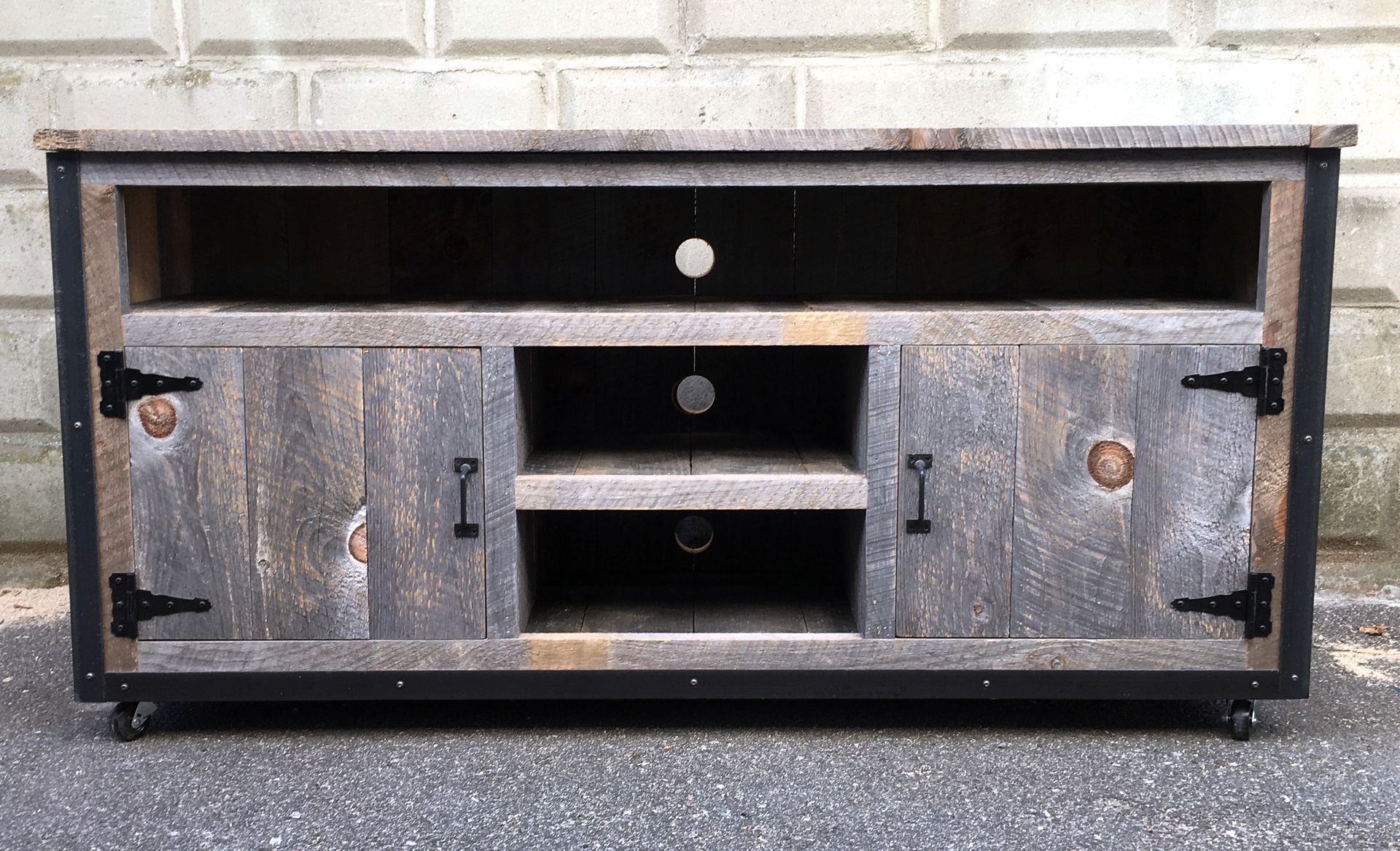 Rustic Industrial Barn Board / Reclaimed Wood Media Stand / Tv / Entertainment Stand 3 