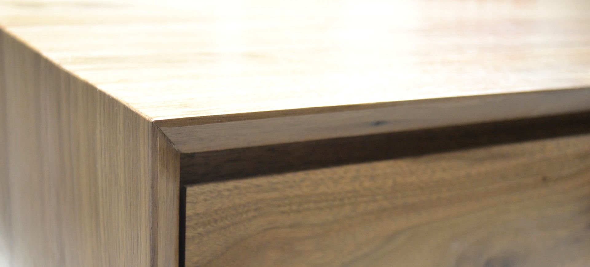Modern Floating Console 4