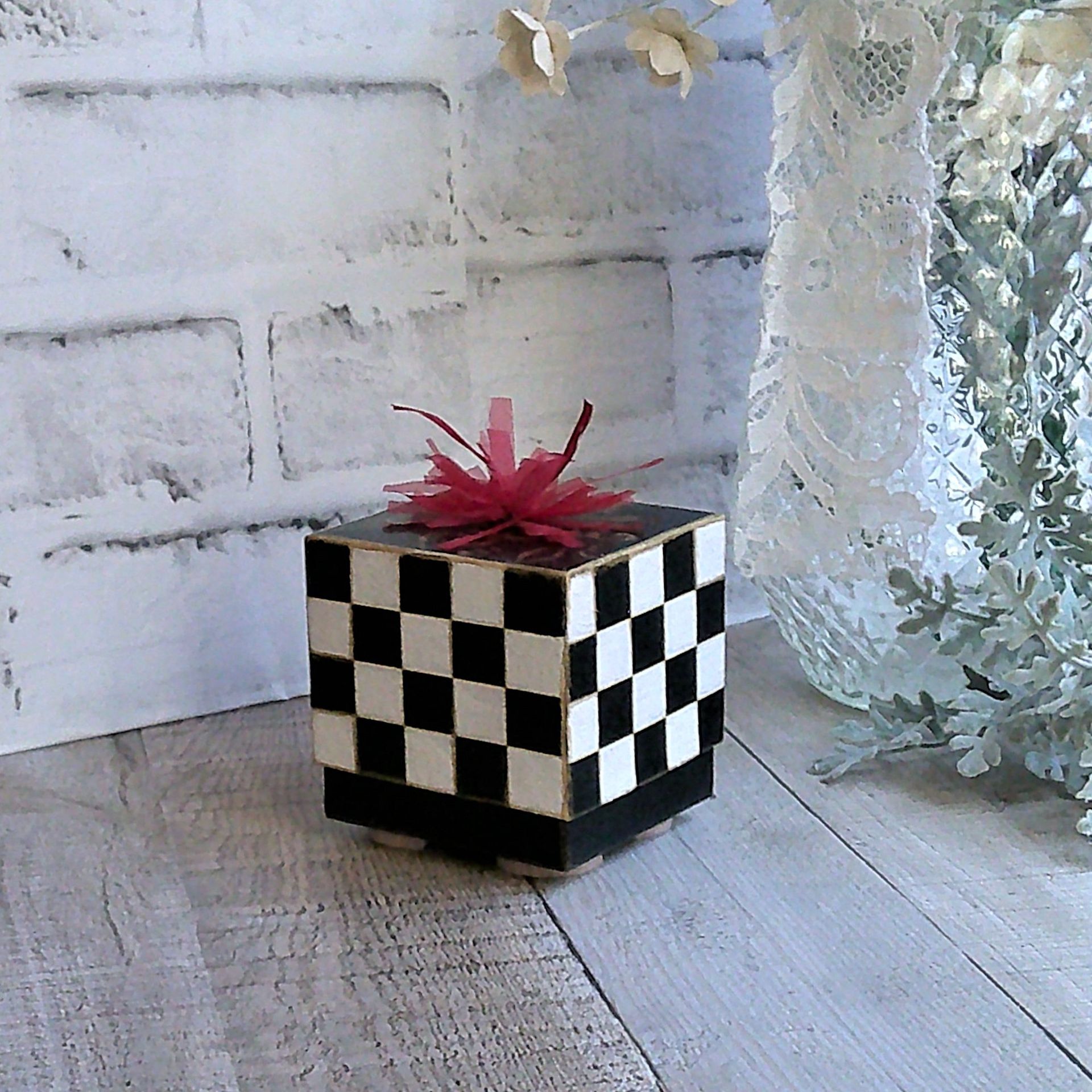 Whimsical Checks Gift Box Courtly Checks Box 5 