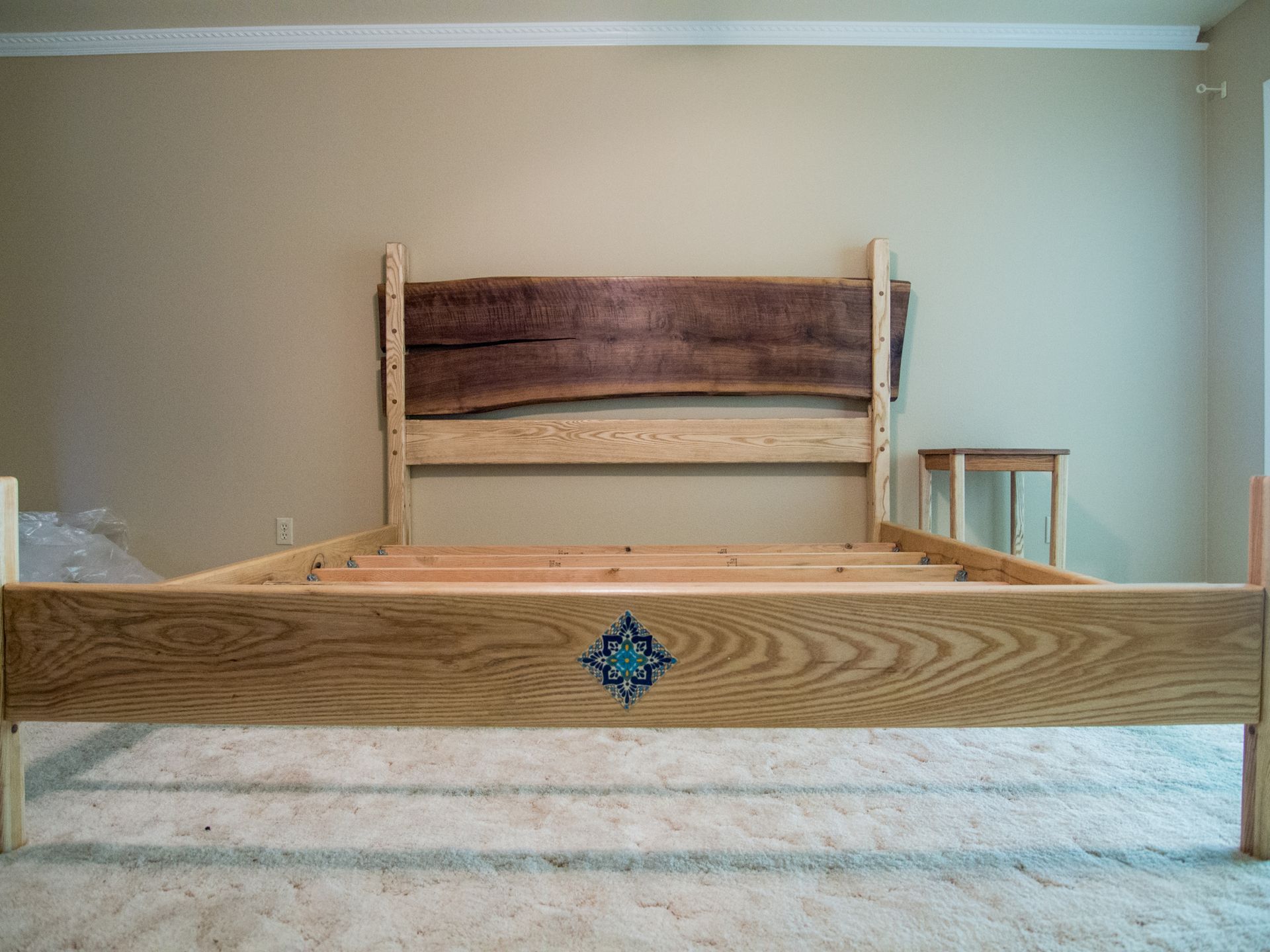 Bed, King Size - Ash, Oak And Walnut Flitch With Matching Nightstands. 4 