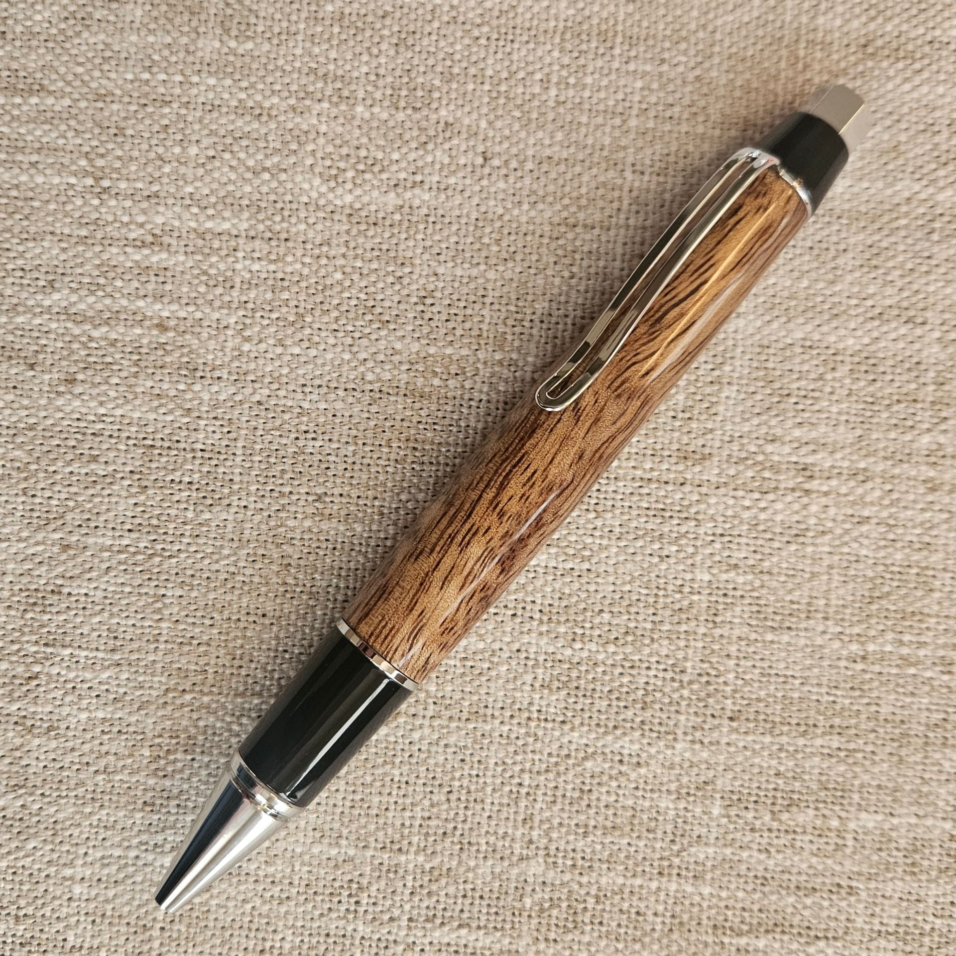 Click And Carry: Edc Pen For Everyday Precision