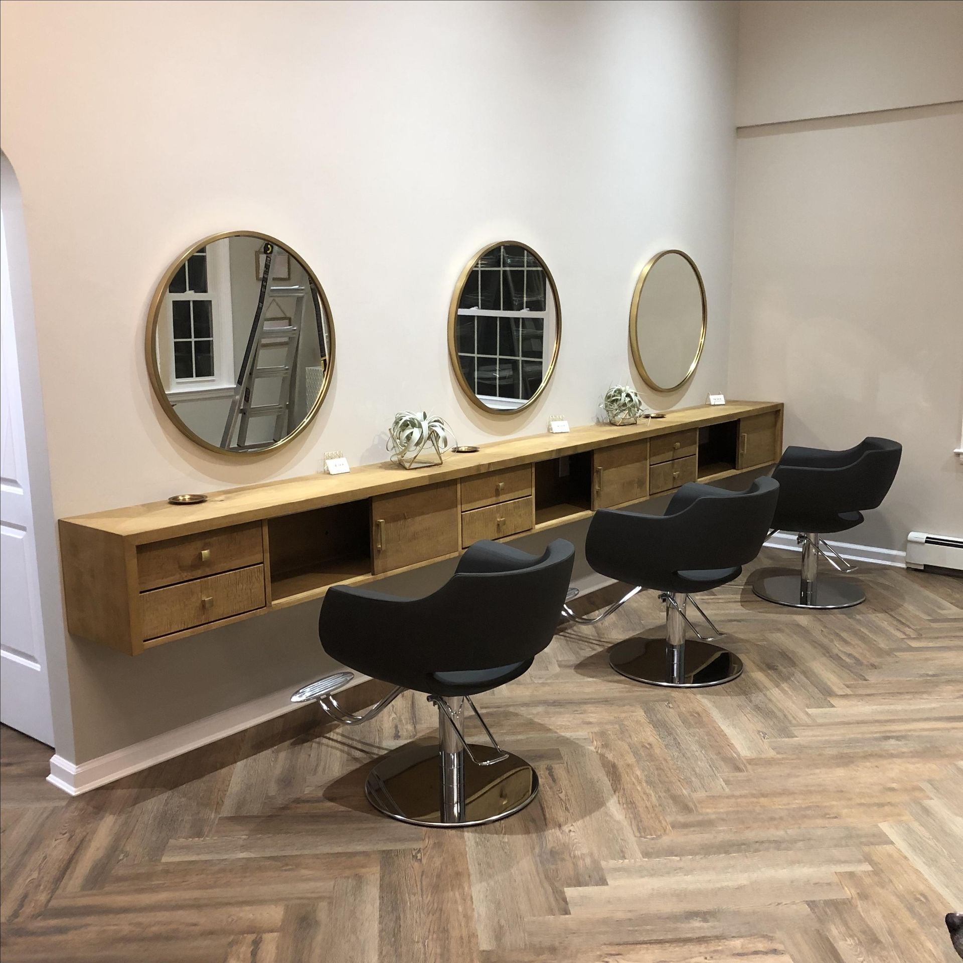Floating Modern Hair Salon Station // Barber Shop //