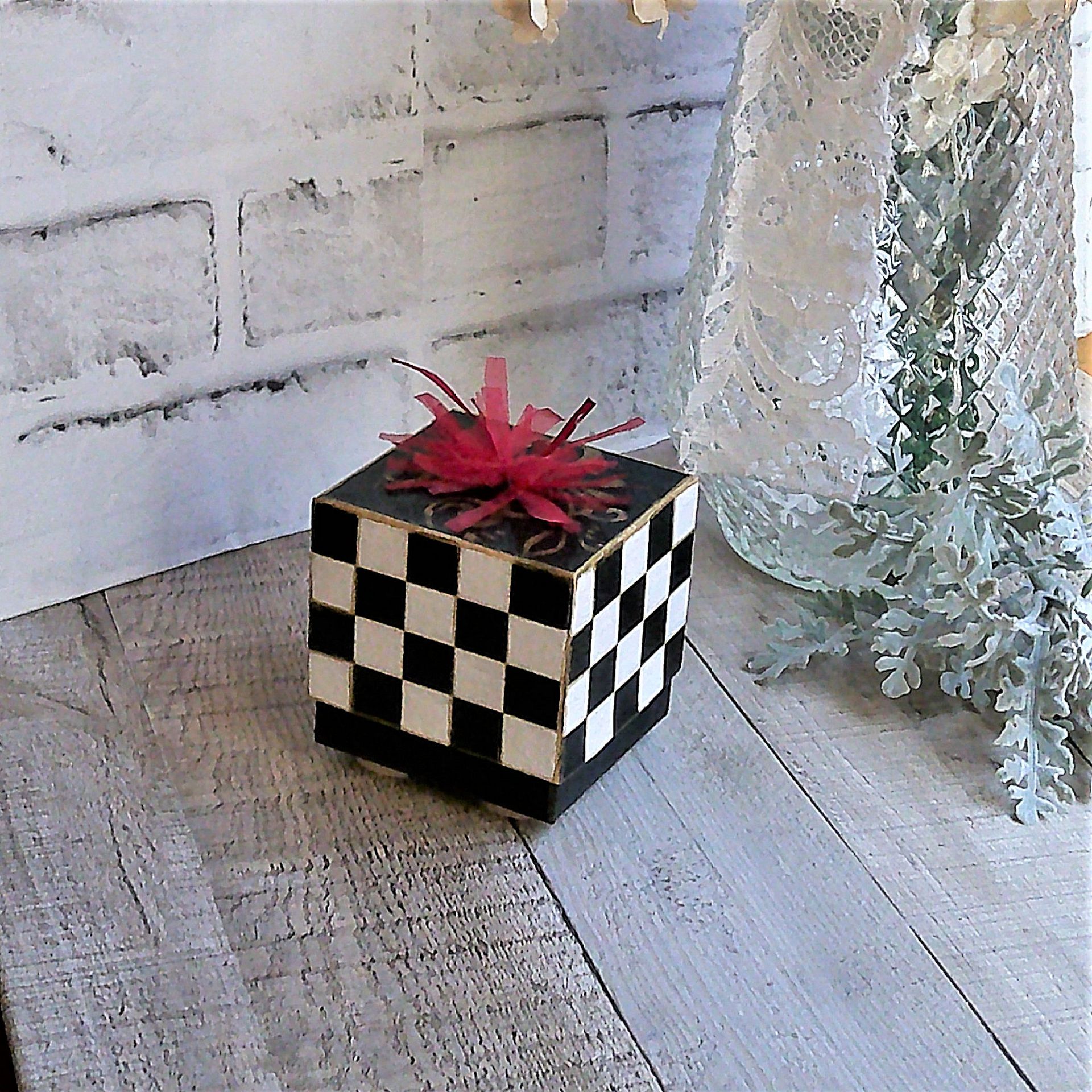 Whimsical Checks Gift Box Courtly Checks Box 4 