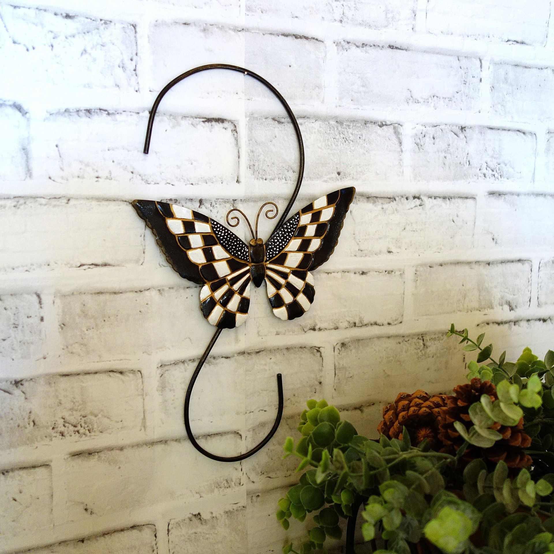 Black & White Check Patio Decor Checked Butterfly S Hook Balcony Porch Decor 4 
