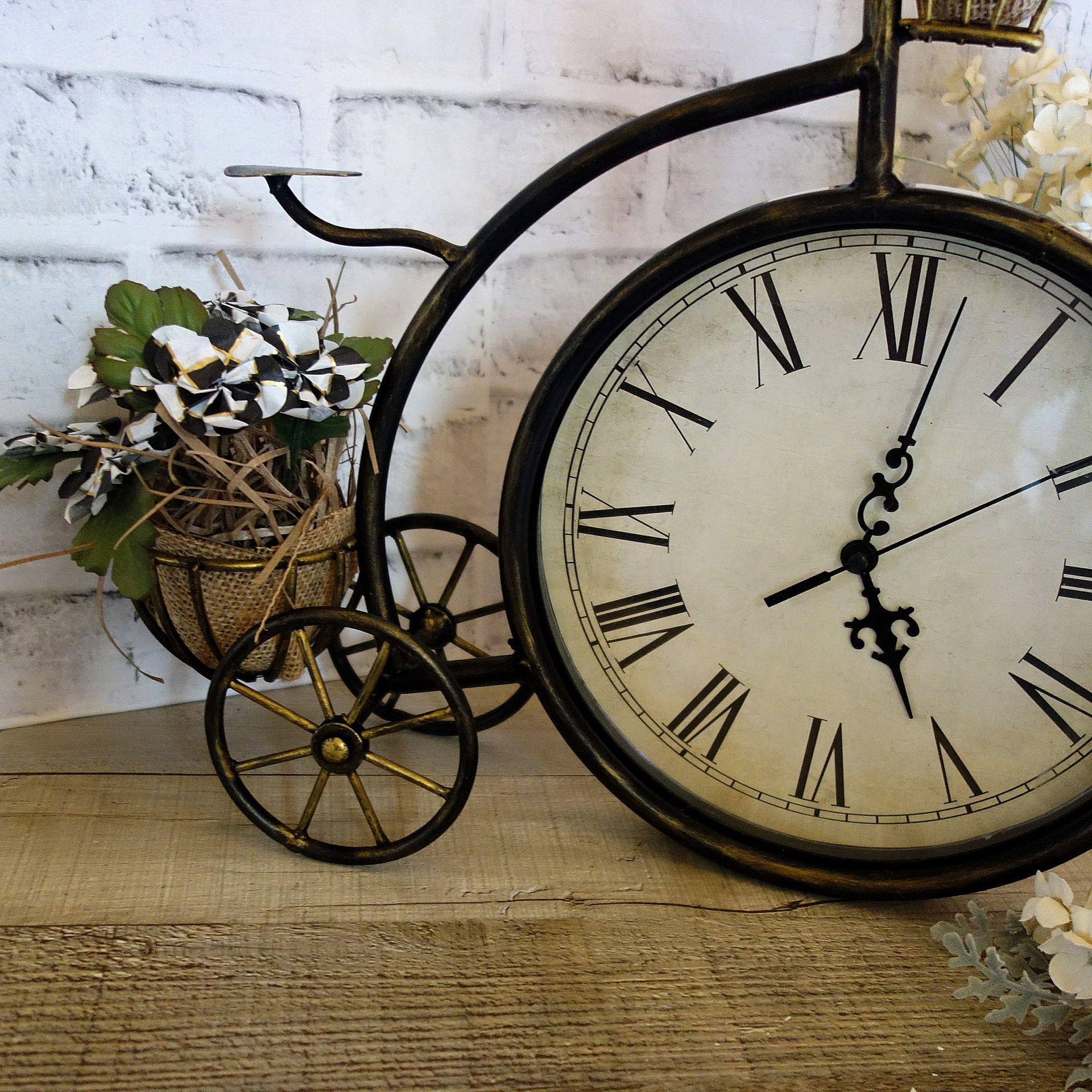 Courtly Clock Black And White Checked Large Mantle Clock Hand Painted Whimsy Decor 4 