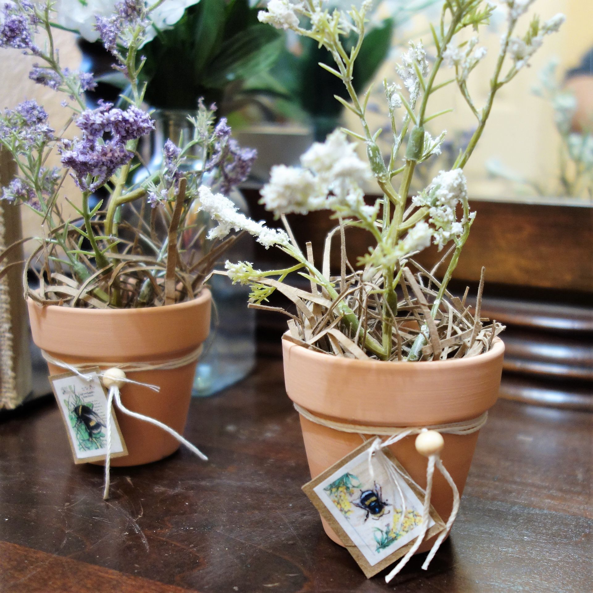 Hone Bee Gift Decor Bundle Set Of 4 3 