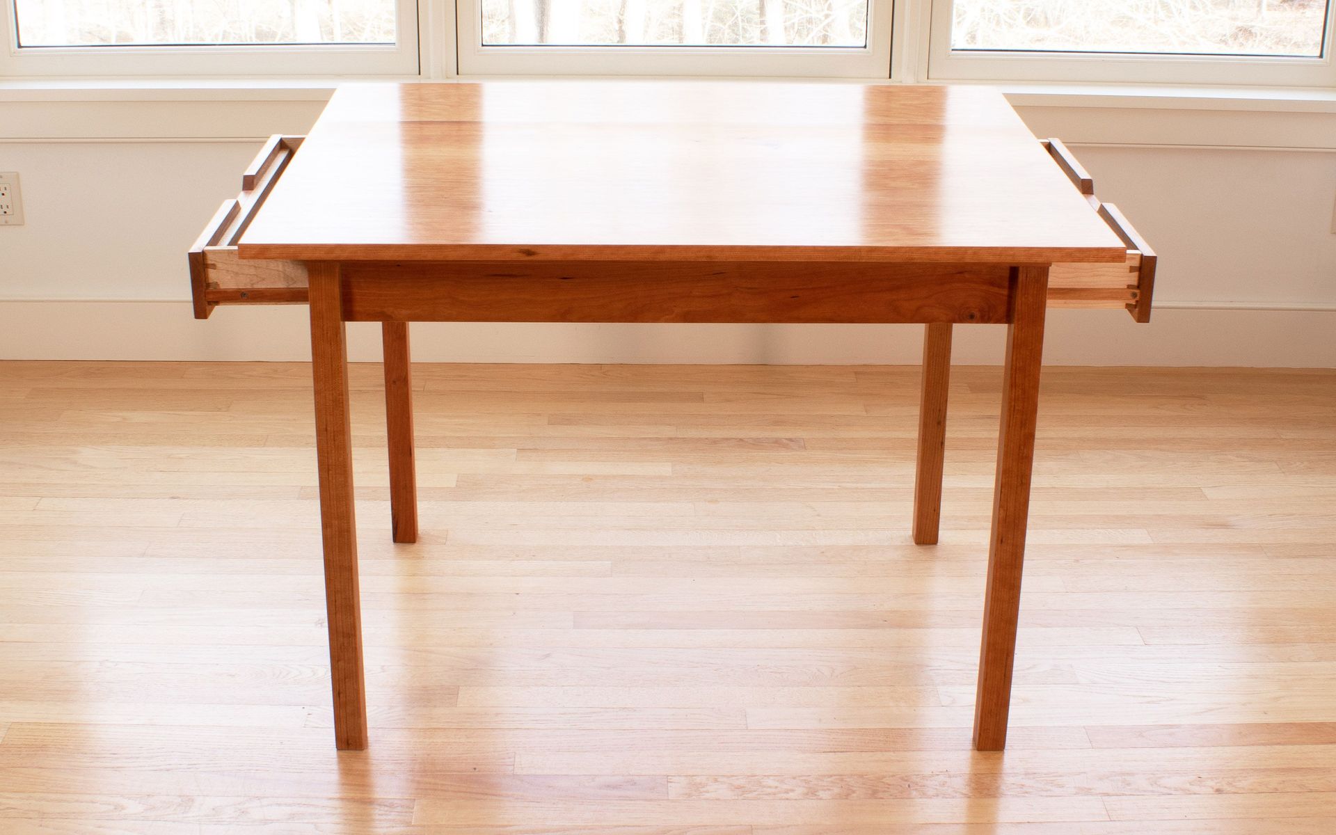 MID-CENTURY MODERN KITCHEN / SIDE TABLE 1