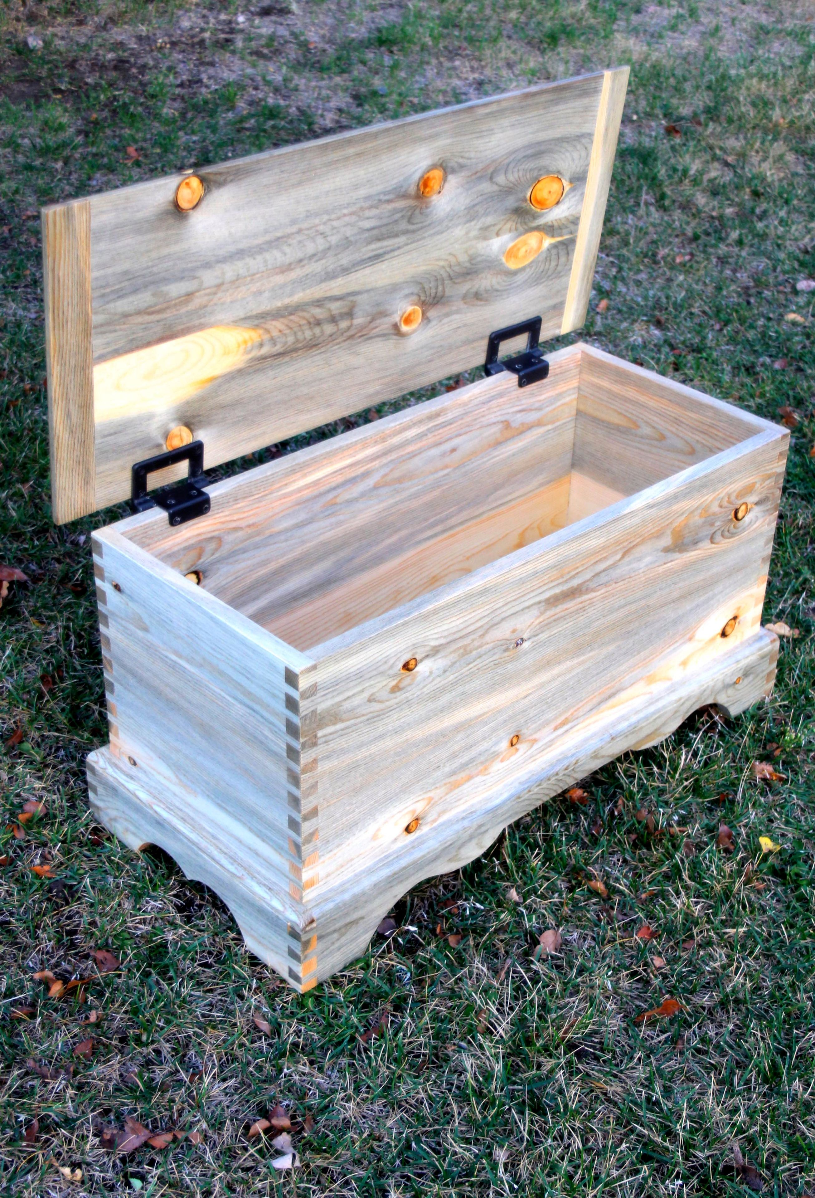 Shaker Reproduction Miniature Blanket Chest 5 