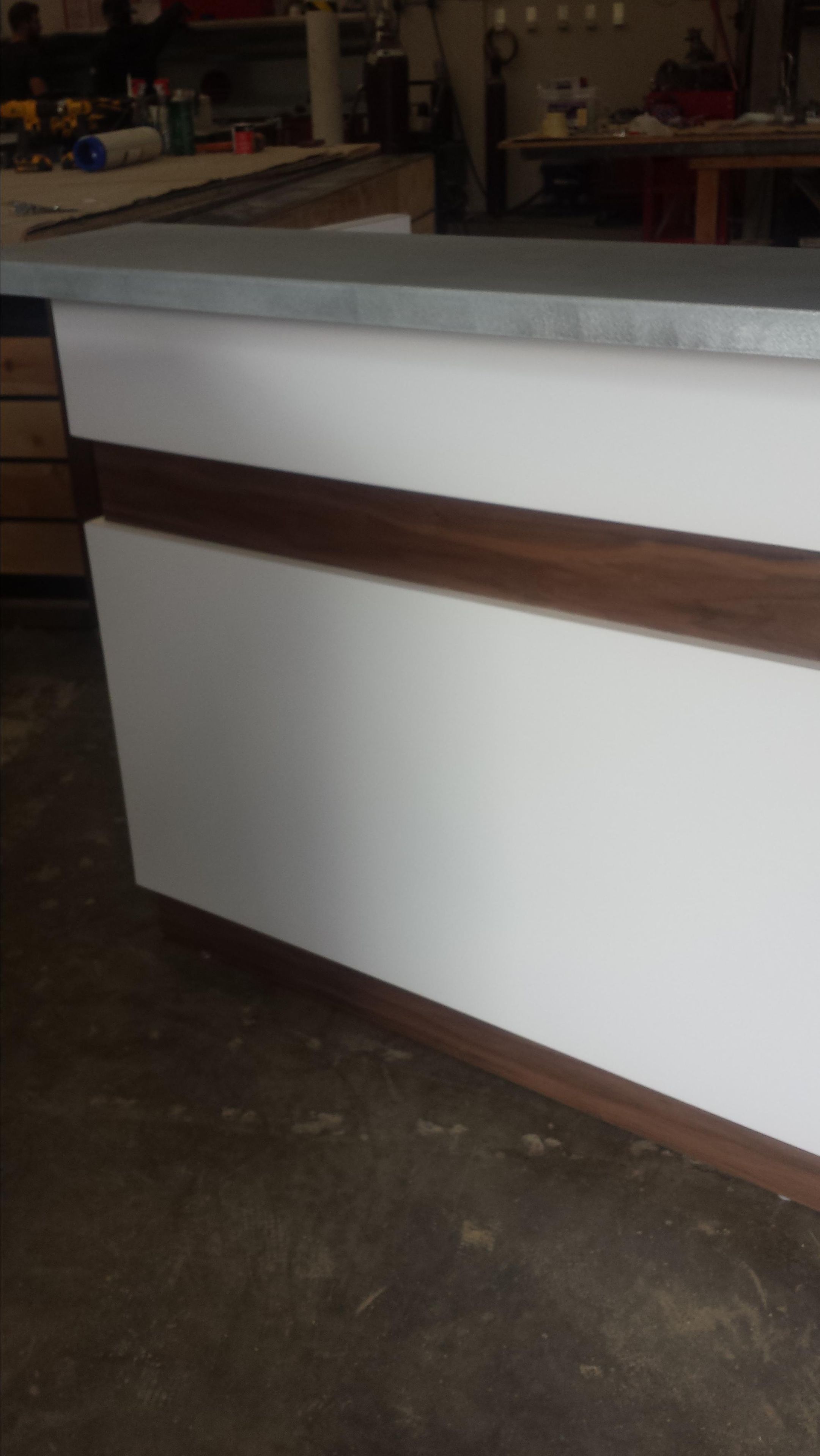 Hand Crafted Melamine With Veneer Accents Gloss Whitereception Desk 2