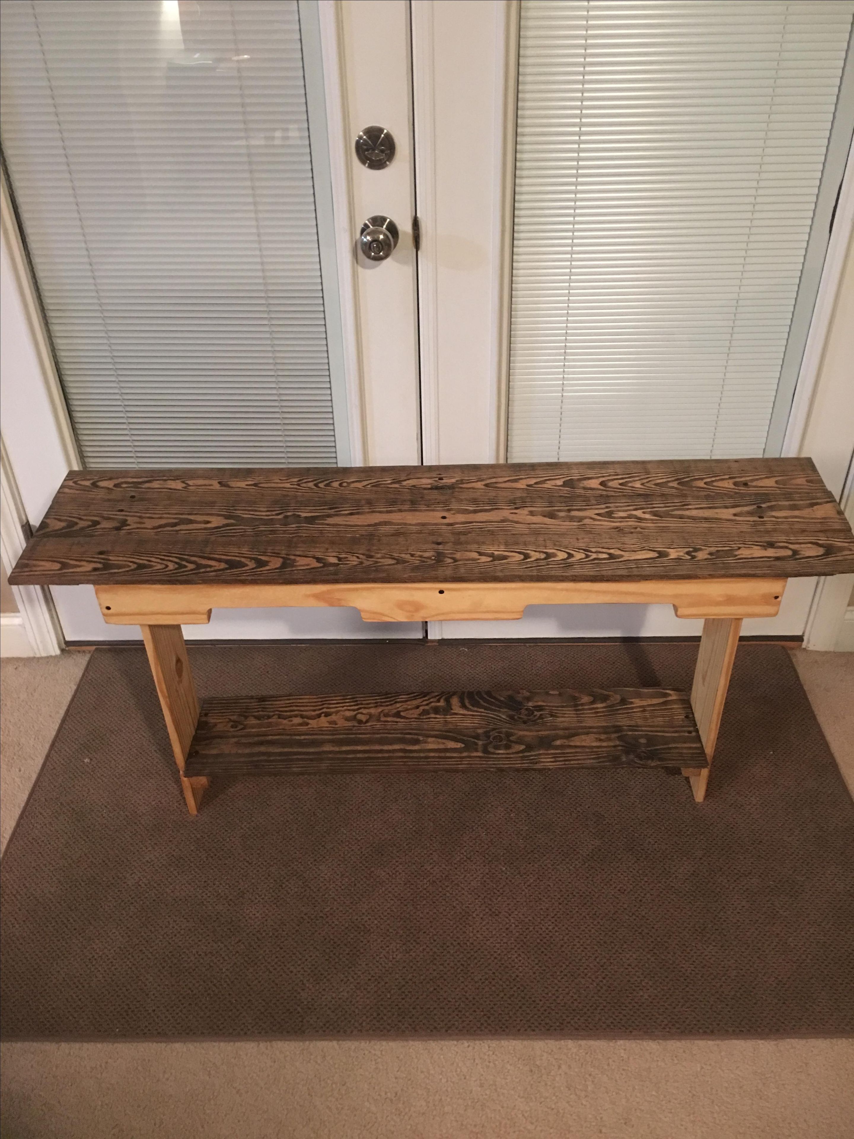 Accent/Entry Table