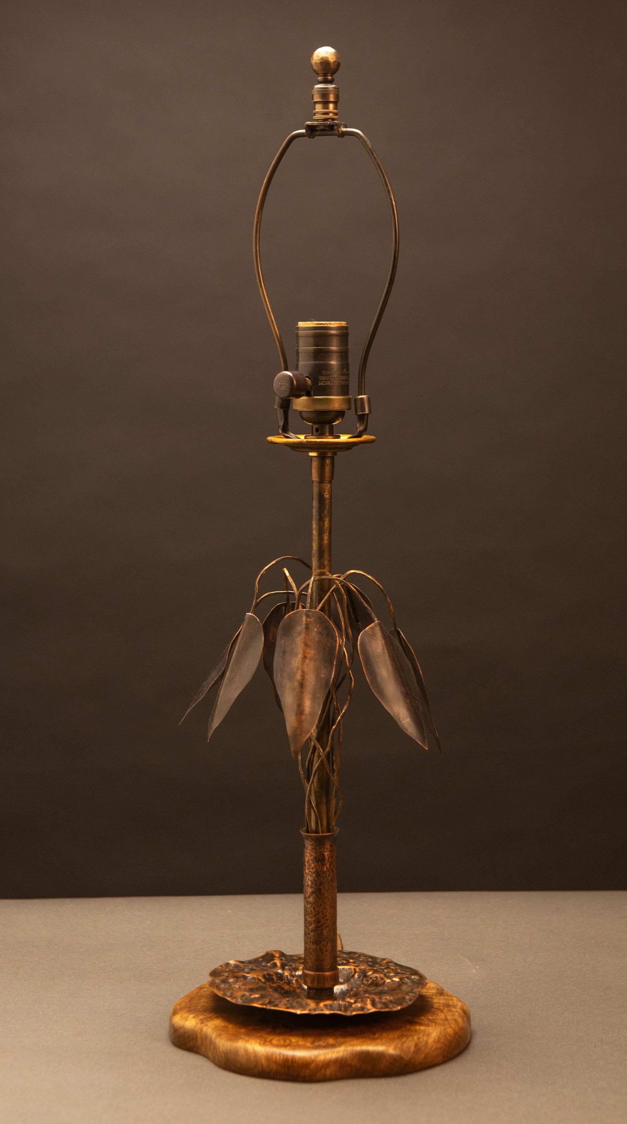 Seven Leaf Table Lamp 3