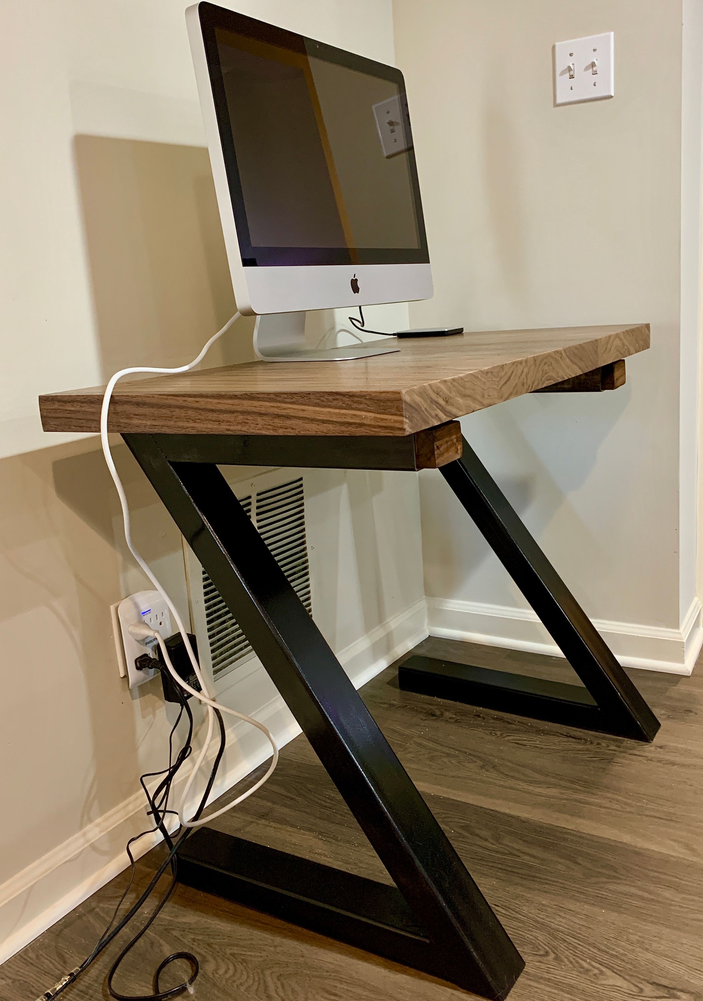 Z-Frame Desk 3