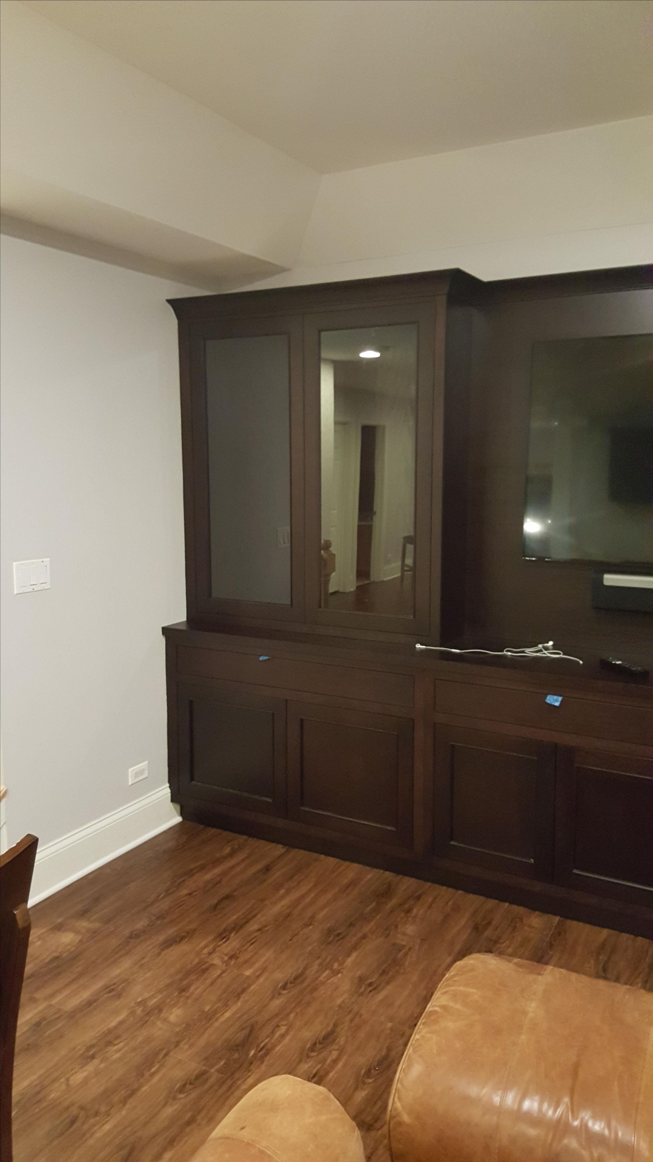 Bar + Enterteiment Center