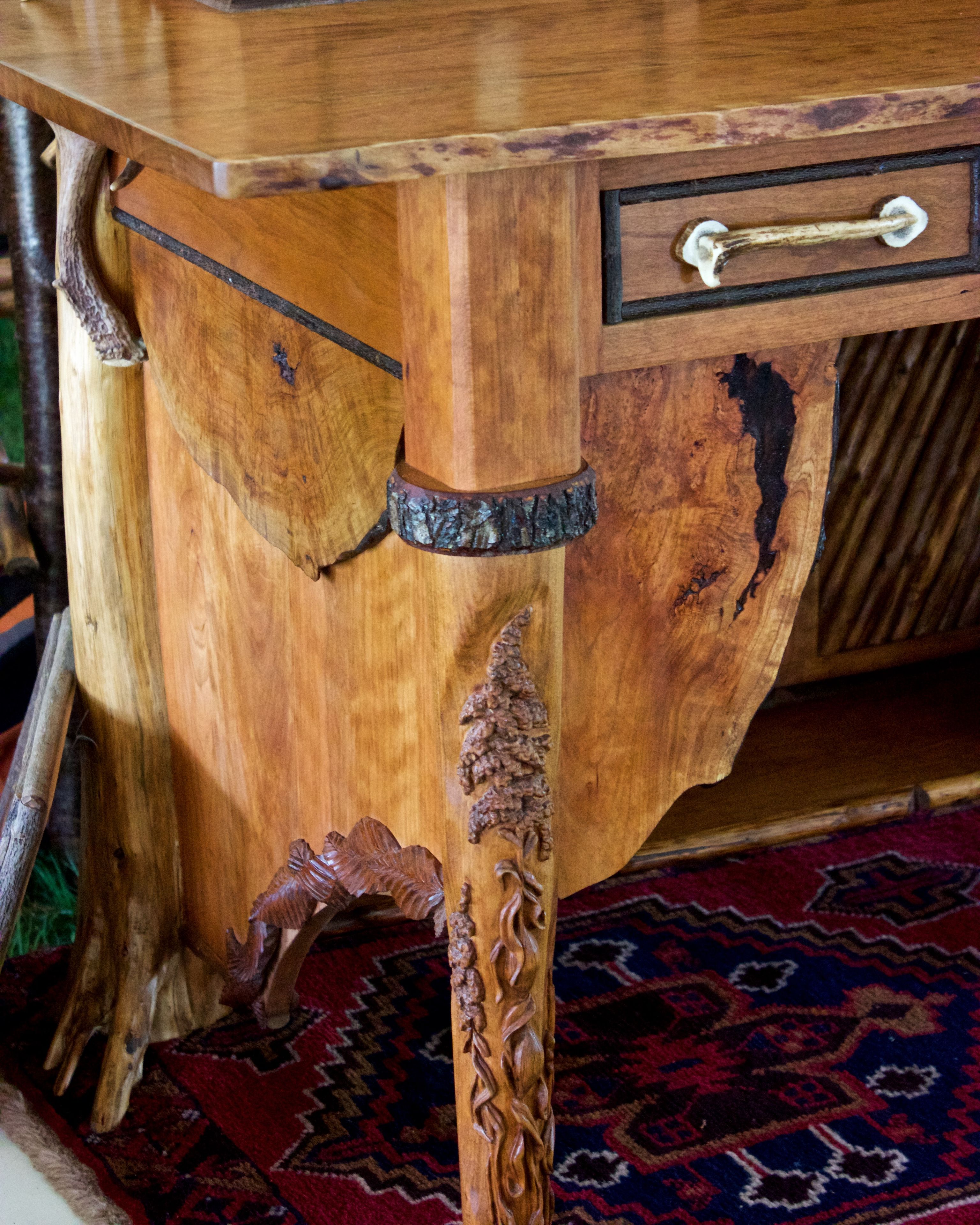 Hand Carved Whitetail Desk 6