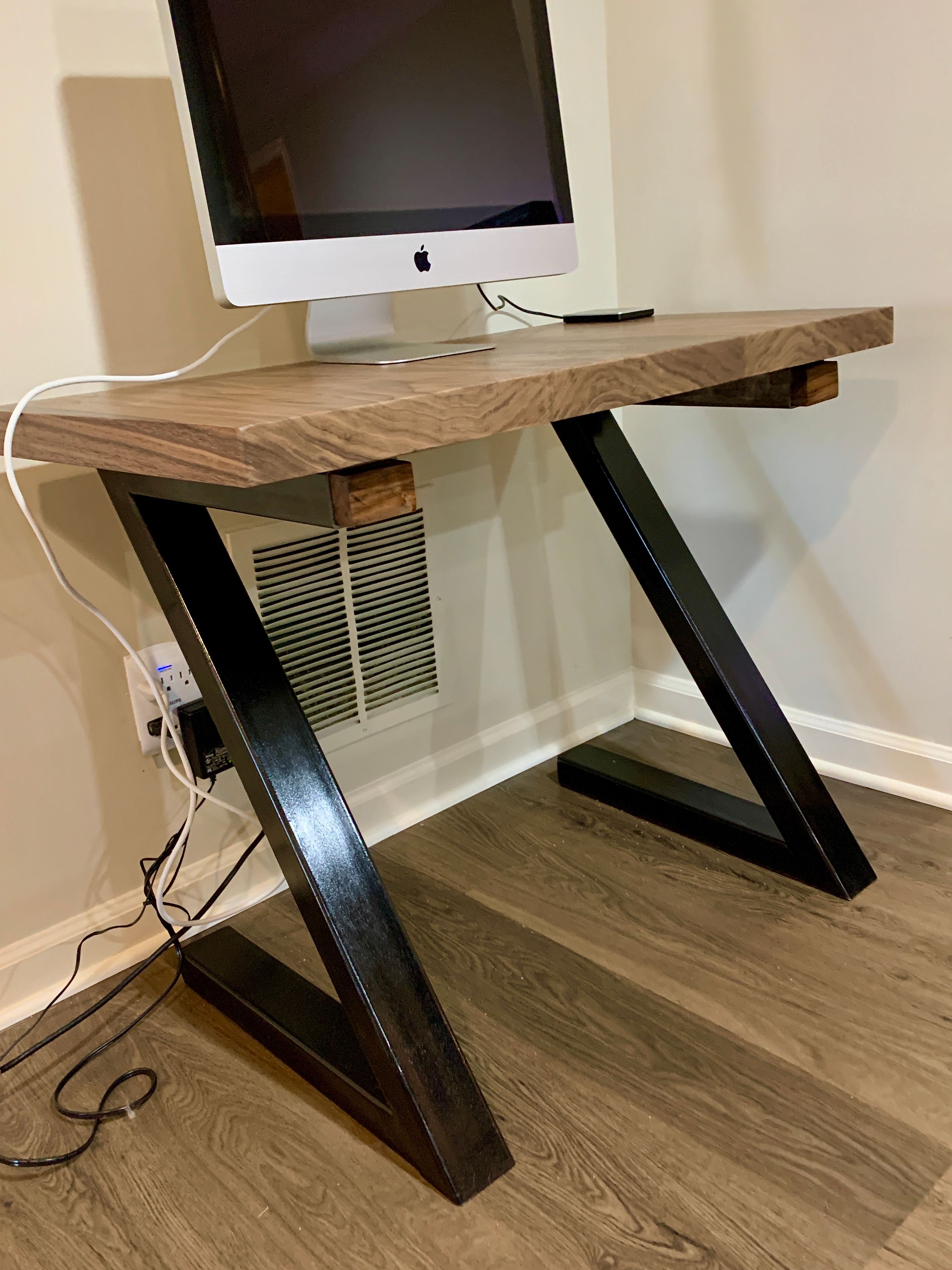 Z-Frame Desk 4