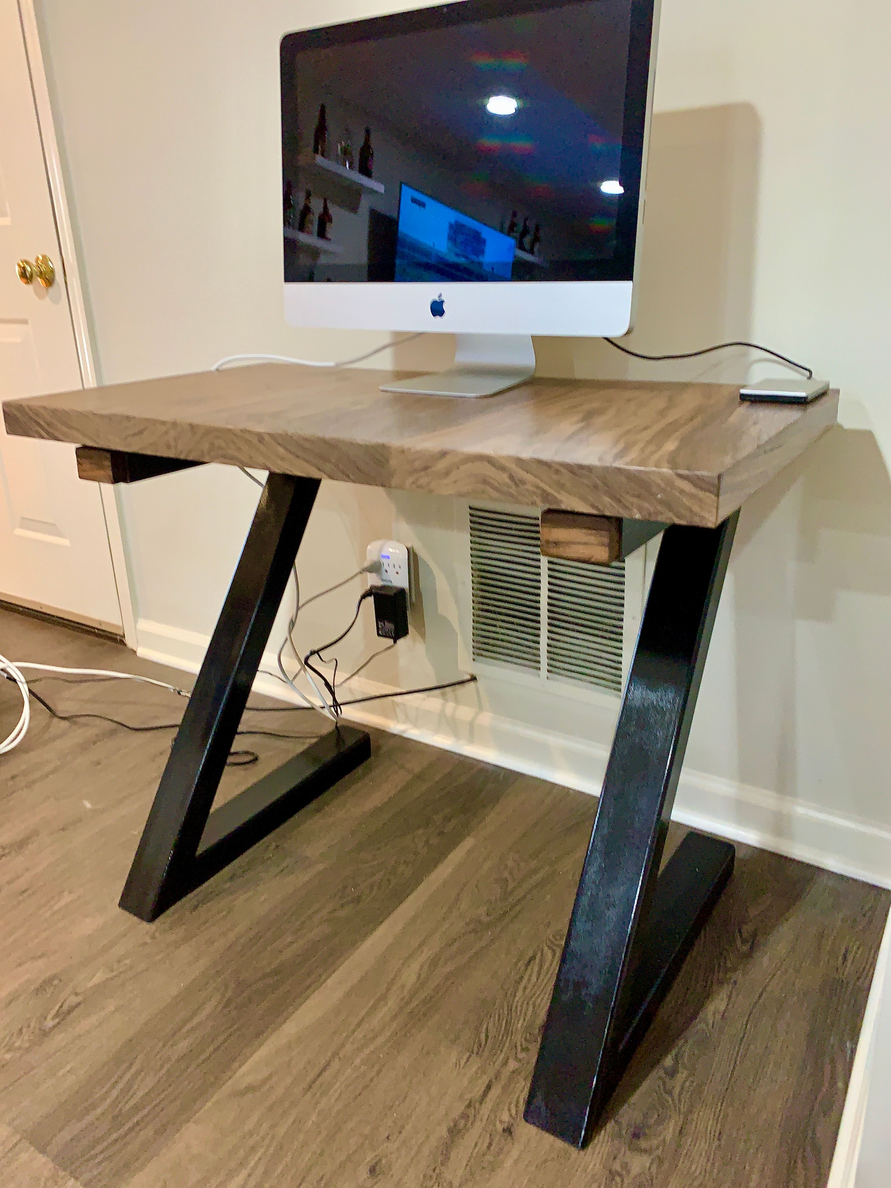 Z-Frame Desk