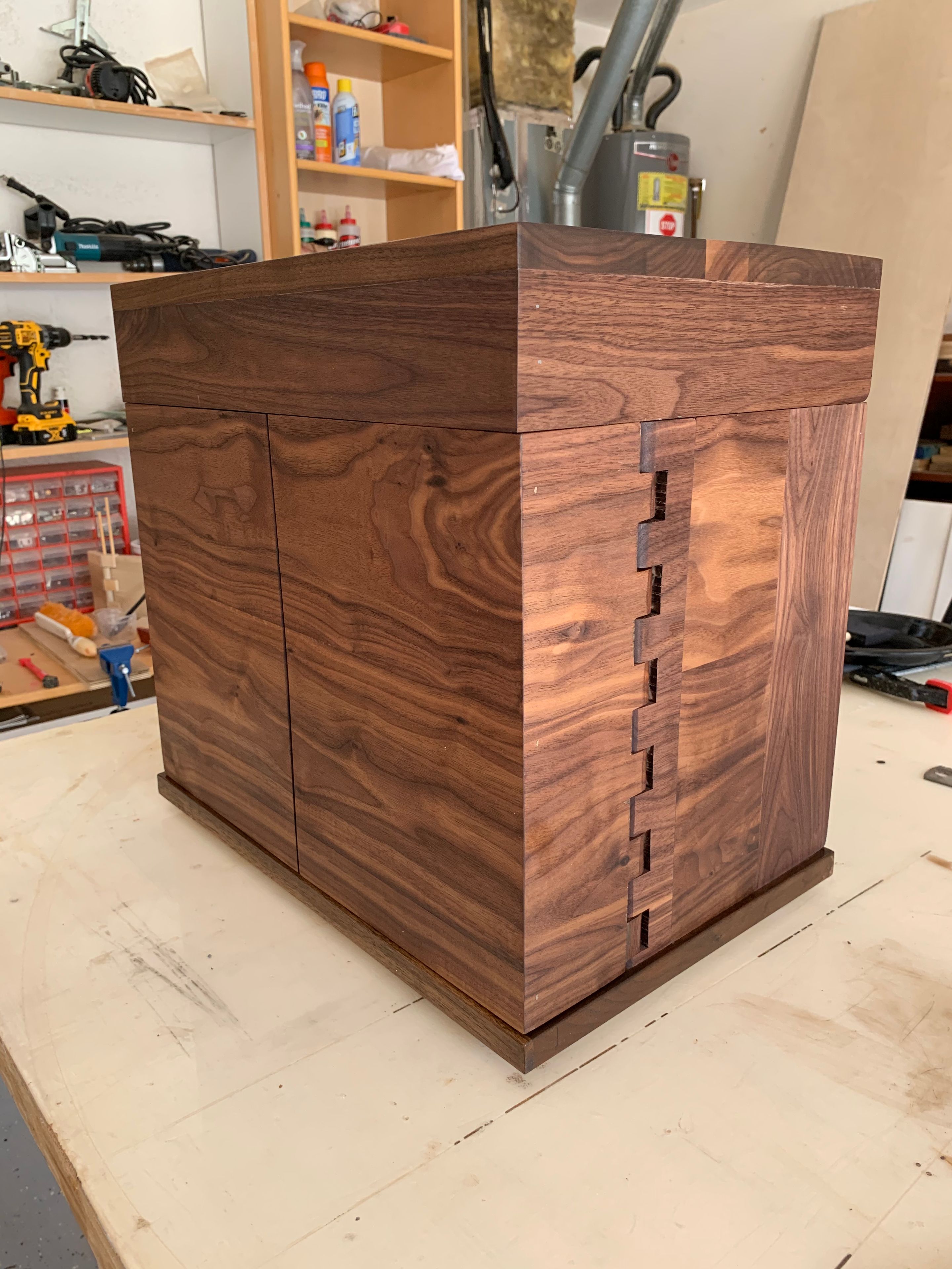 Clint Tobacco And Pipes Storage Rack 3