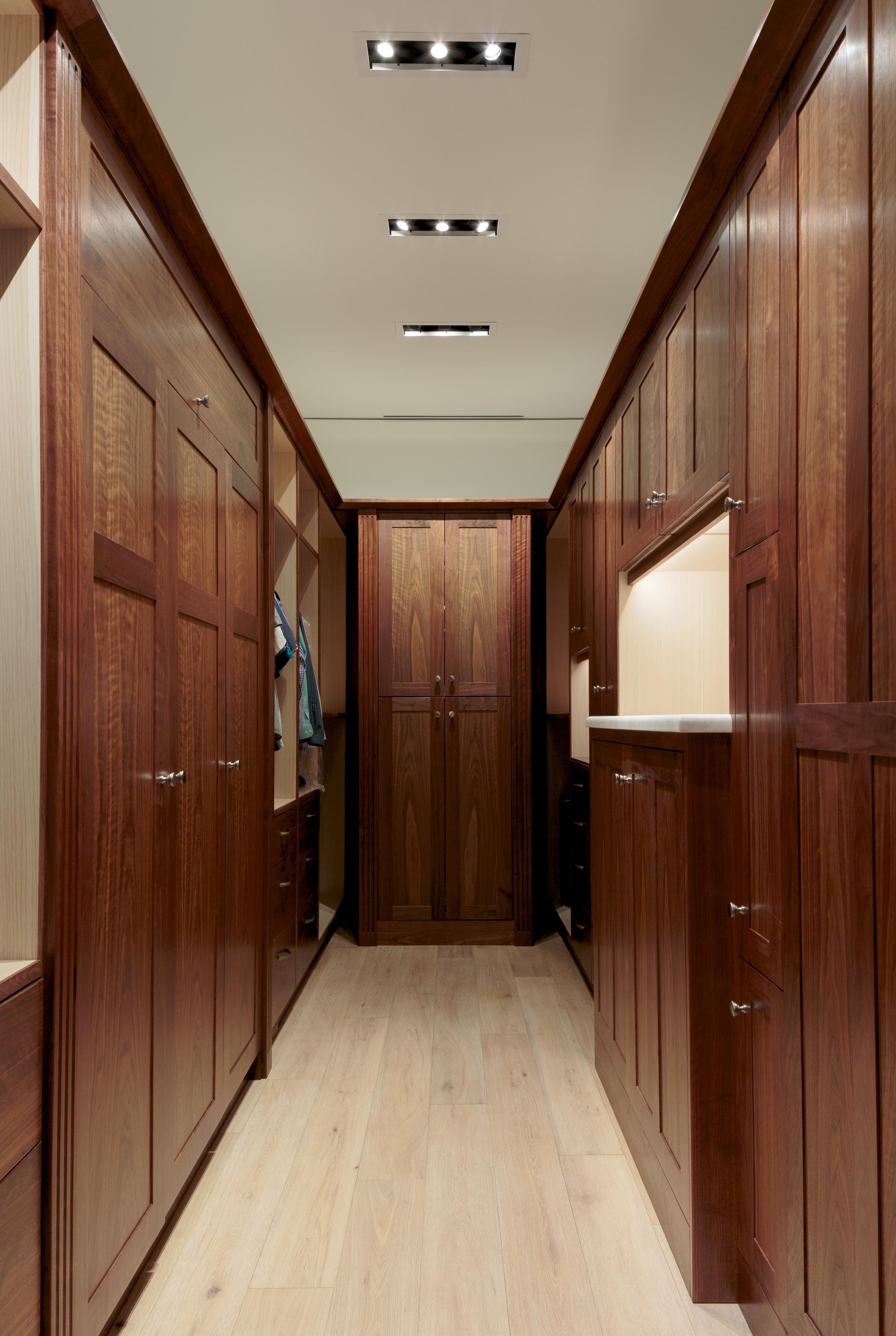 Walk-In Closet 2 