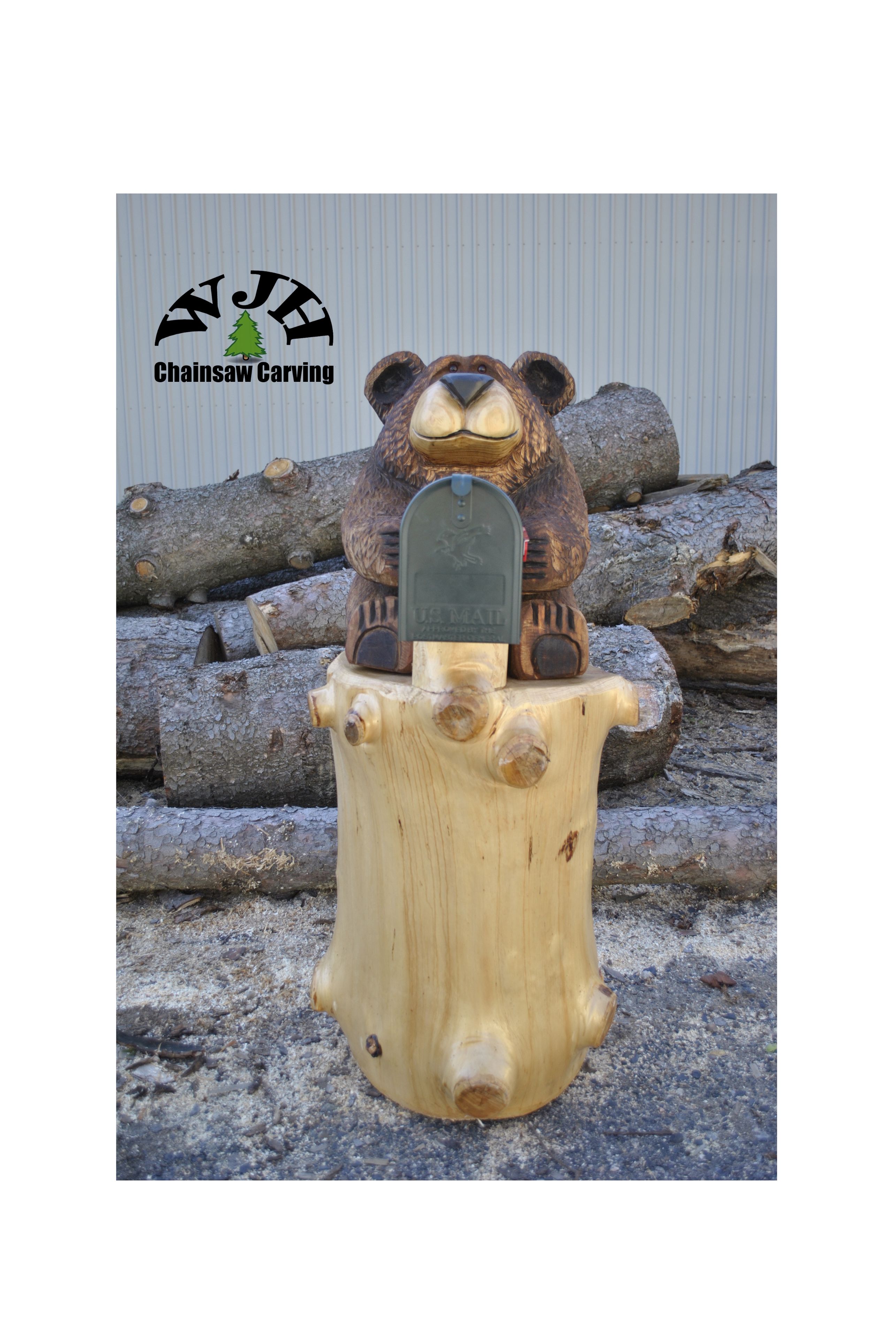 Chainsaw Carved Bear Mailbox 3